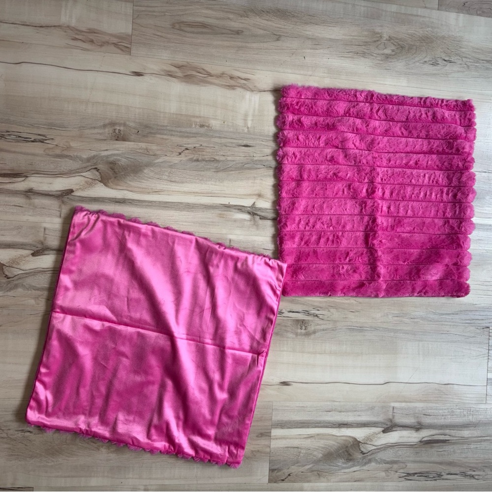 Soleebee Pink 20” Throw Pillow Case Covers set of 2